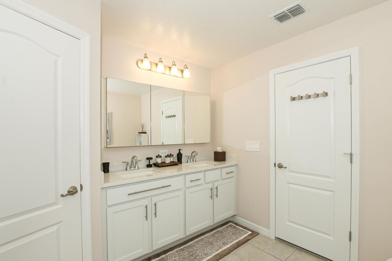 1033 SW General Patton Terrace, Port Saint Lucie, FL 34953 Photo