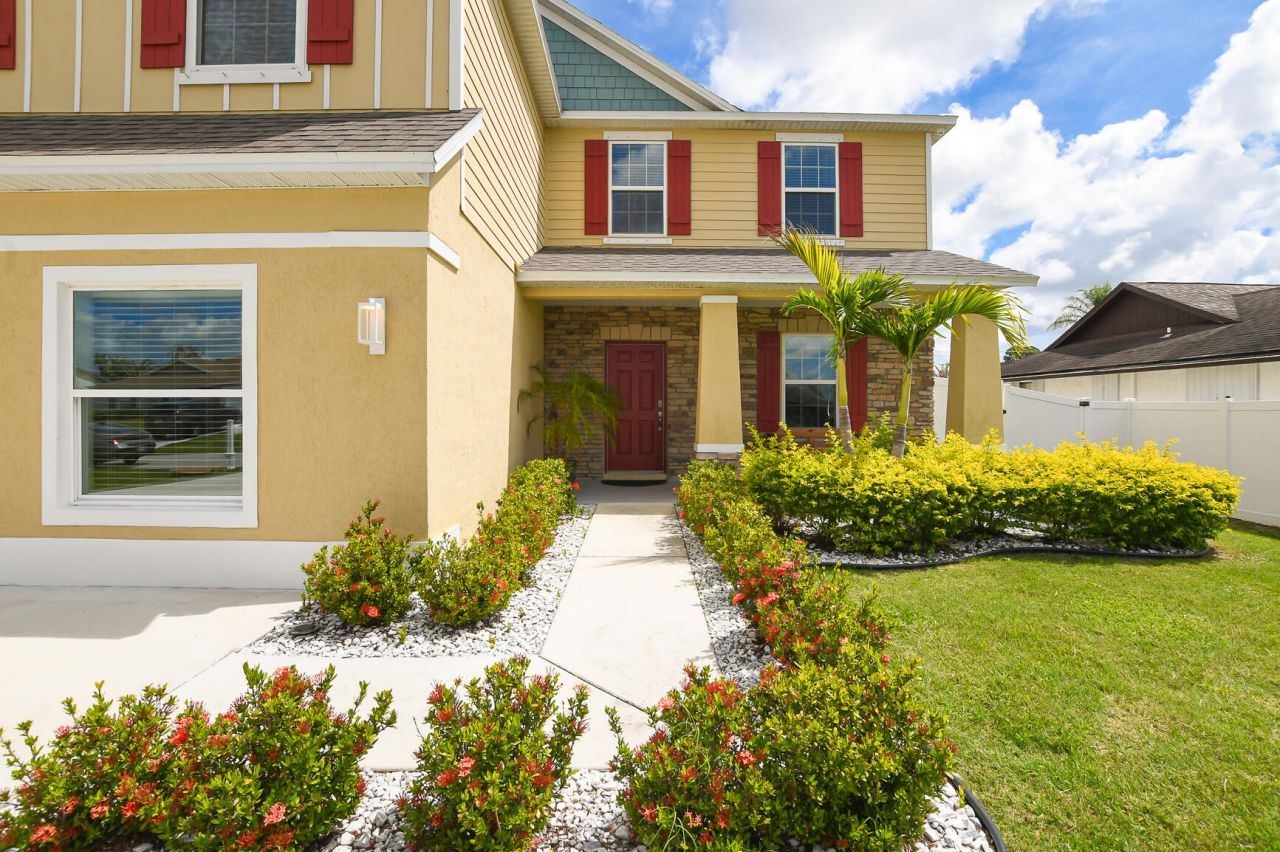 1033 SW General Patton Terrace, Port Saint Lucie, FL 34953 Photo