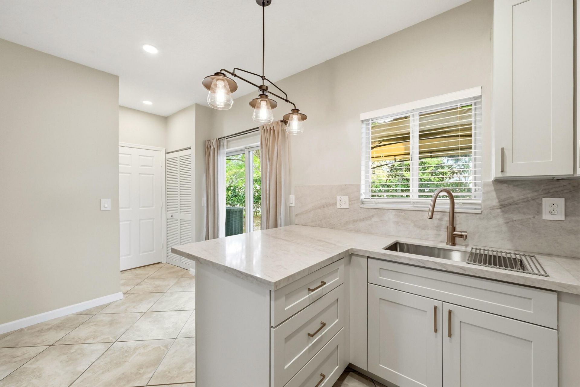 8464 Lagos De Campo Boulevard, Tamarac, FL 33321 Photo