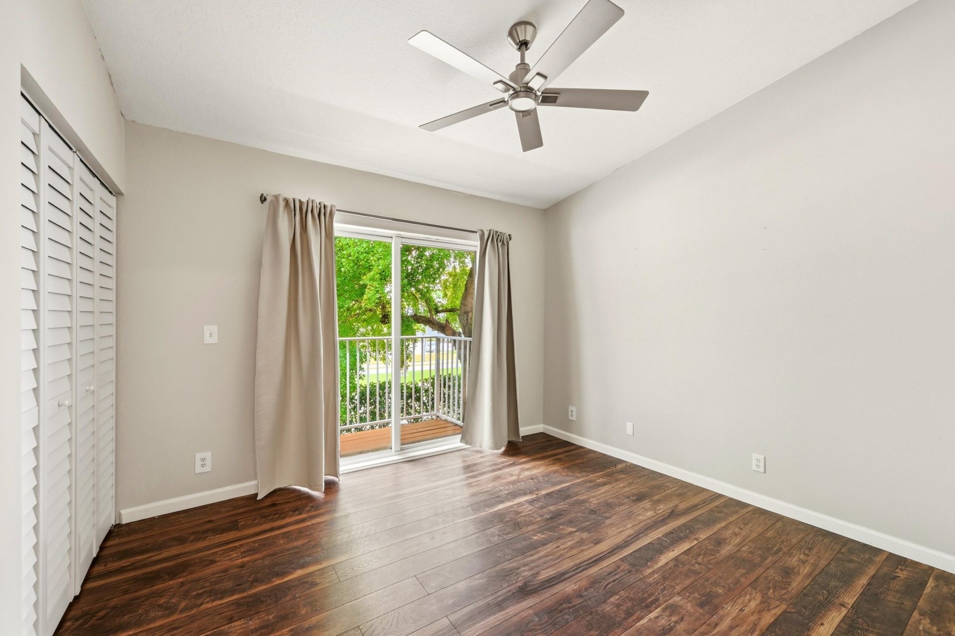 8464 Lagos De Campo Boulevard, Tamarac, FL 33321 Photo