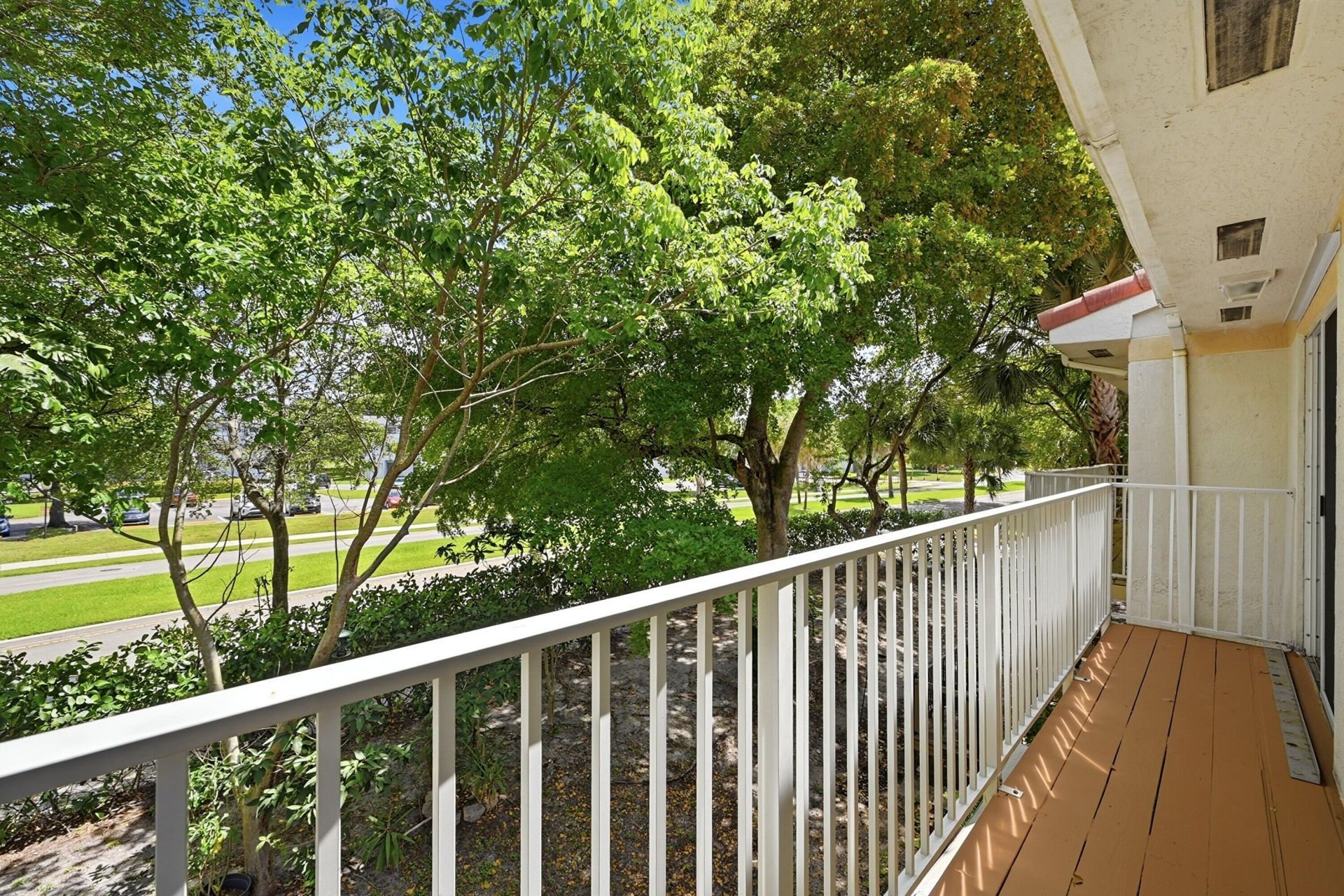 8464 Lagos De Campo Boulevard, Tamarac, FL 33321 Photo
