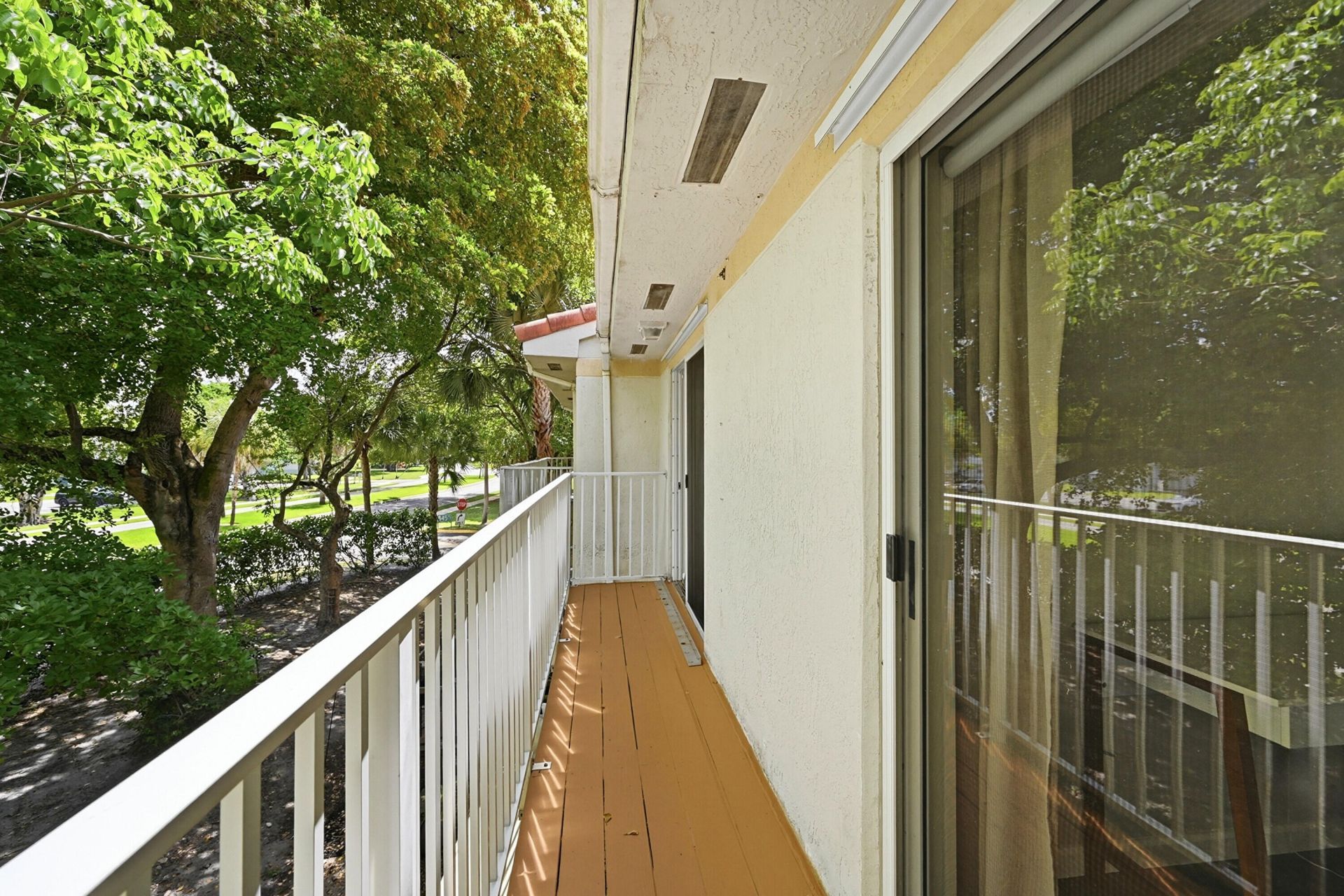8464 Lagos De Campo Boulevard, Tamarac, FL 33321 Photo
