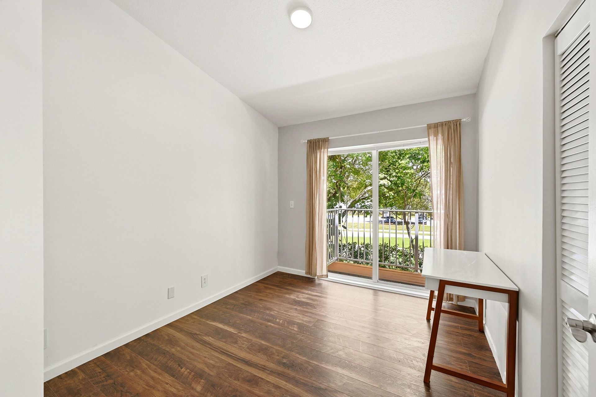8464 Lagos De Campo Boulevard, Tamarac, FL 33321 Photo