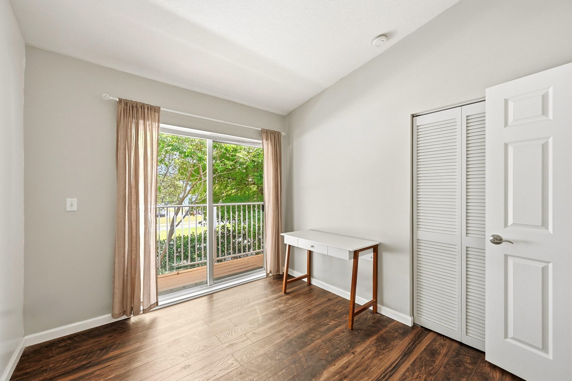 8464 Lagos De Campo Boulevard, Tamarac, FL 33321 Photo