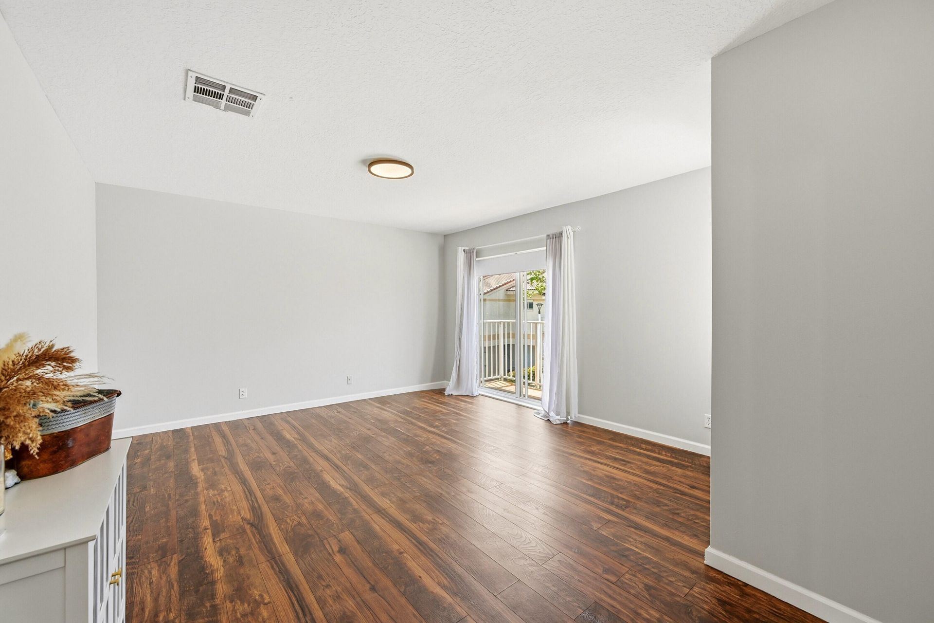 8464 Lagos De Campo Boulevard, Tamarac, FL 33321 Photo