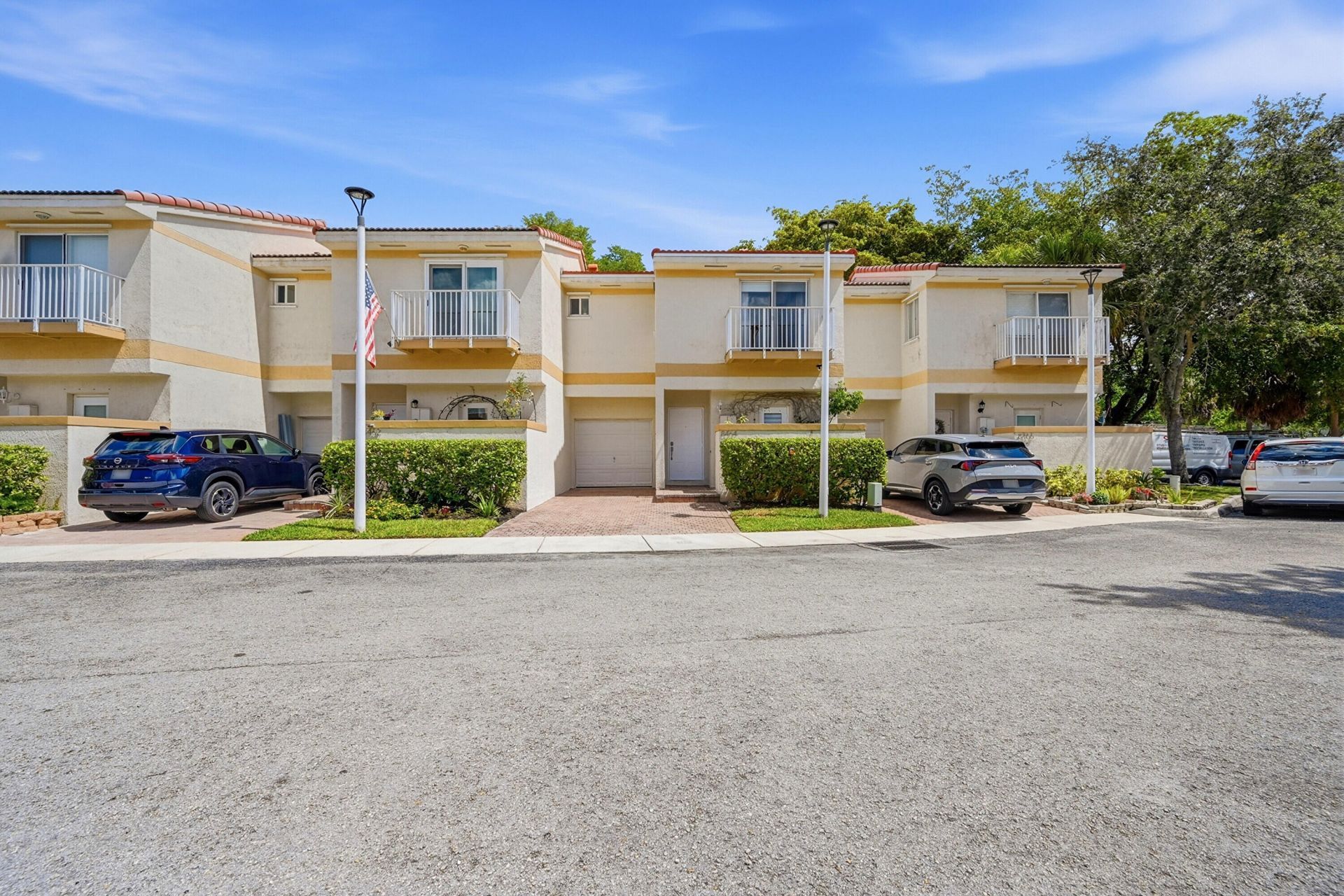 8464 Lagos De Campo Boulevard, Tamarac, FL 33321 Photo