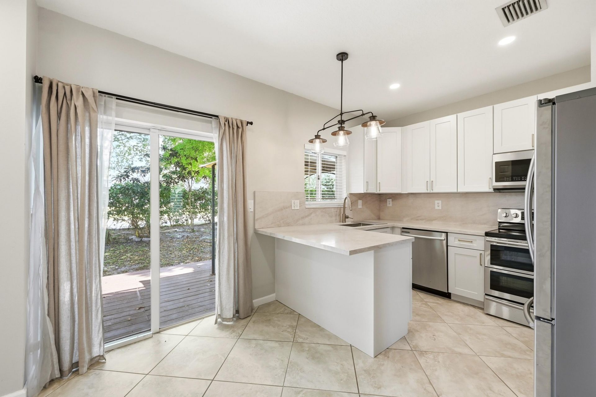 8464 Lagos De Campo Boulevard, Tamarac, FL 33321 Photo