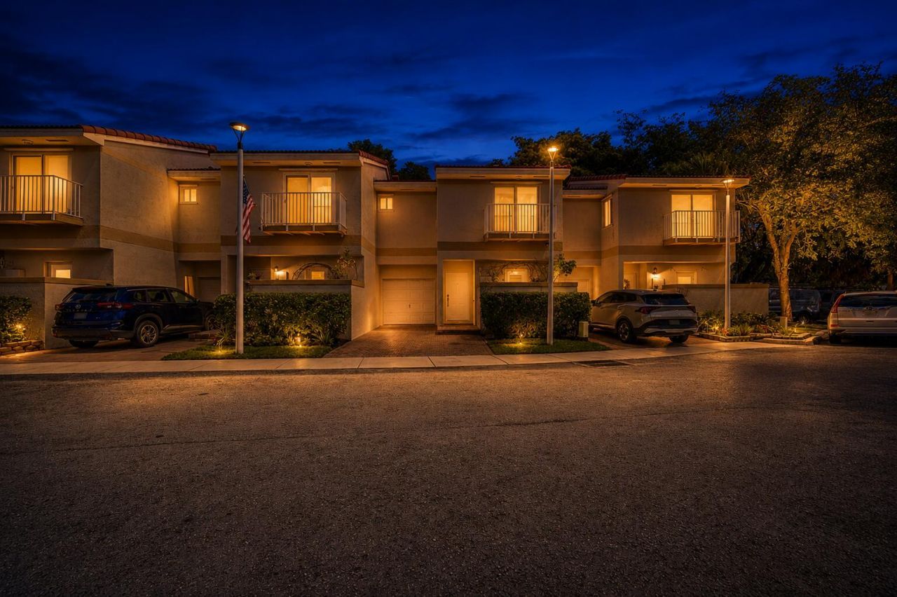 8464 Lagos De Campo Boulevard, Tamarac, FL 33321 Photo