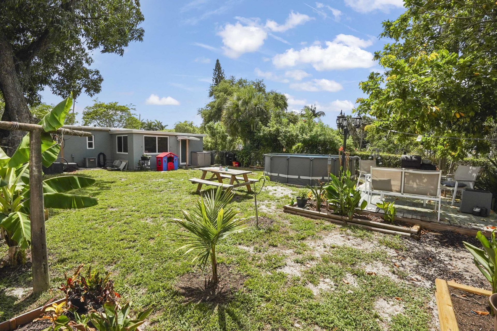 1657 Lauderdale Manor Drive, Fort Lauderdale, FL 33311 Photo