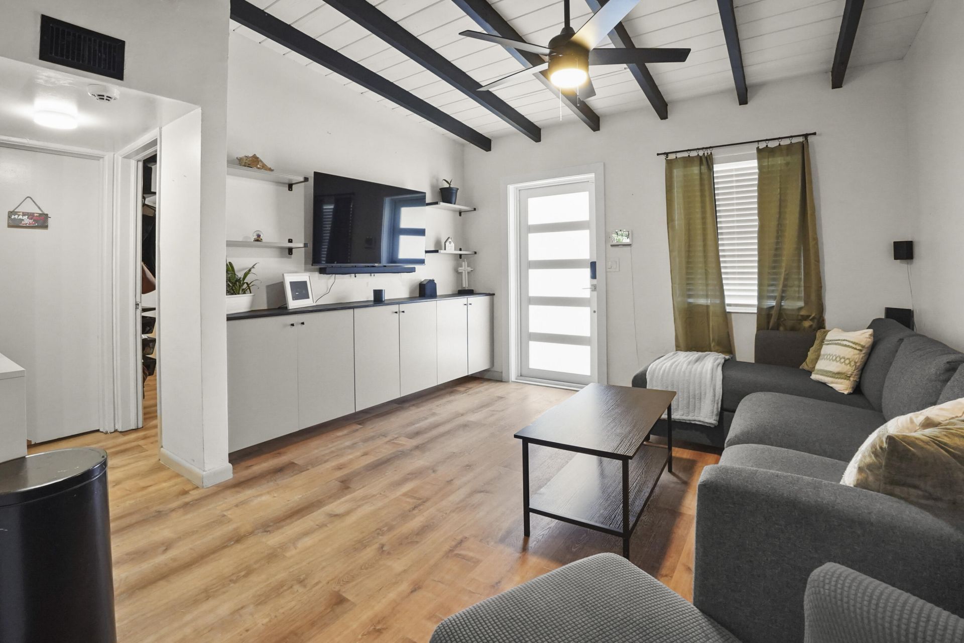 1657 Lauderdale Manor Drive, Fort Lauderdale, FL 33311 Photo