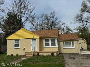 20200 Westhampton Avenue , Southfield, MI 48075