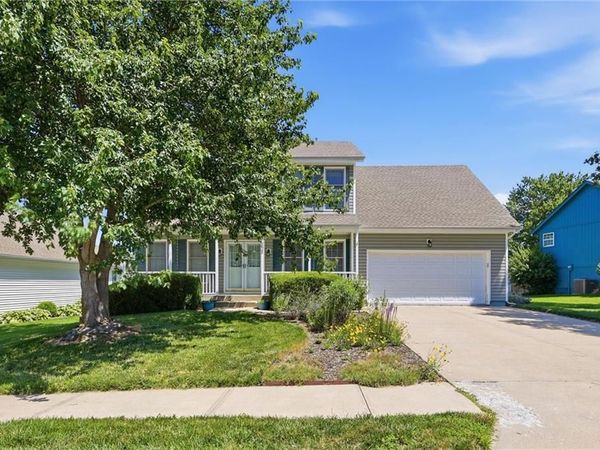 1204 Franklin Drive, Lee's Summit, MO 64064