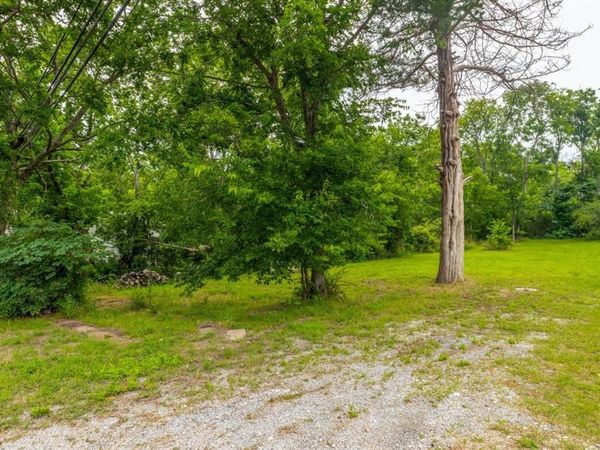 931 E Jefferson Street , Van Alstyne, TX 75495