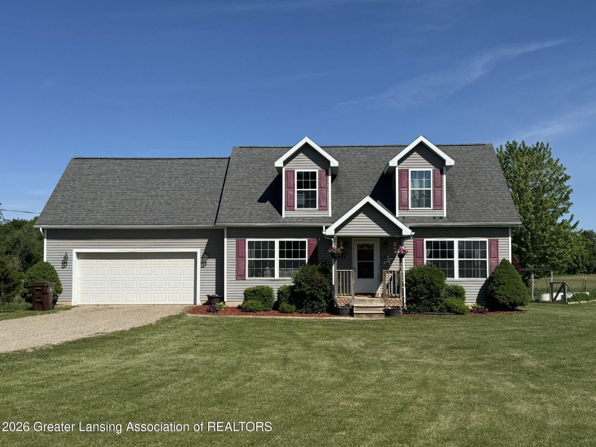 5867 Hillcrest Drive, Eaton Rapids, MI 48827 Main Photo