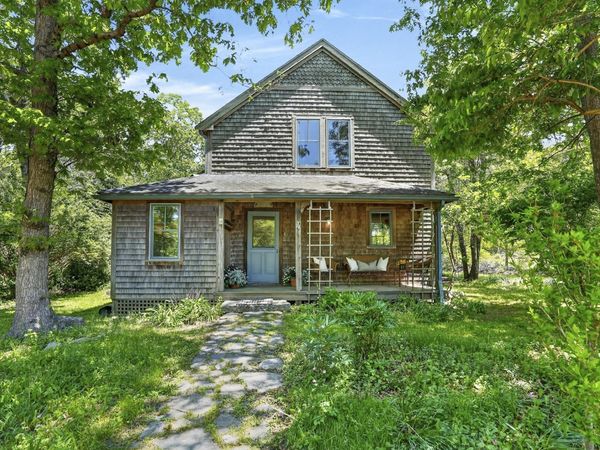 4 Rock Pond Road, West Tisbury, MA 02575