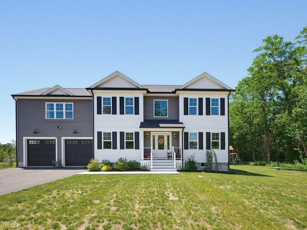1479 Main St, Acushnet, MA 02743
