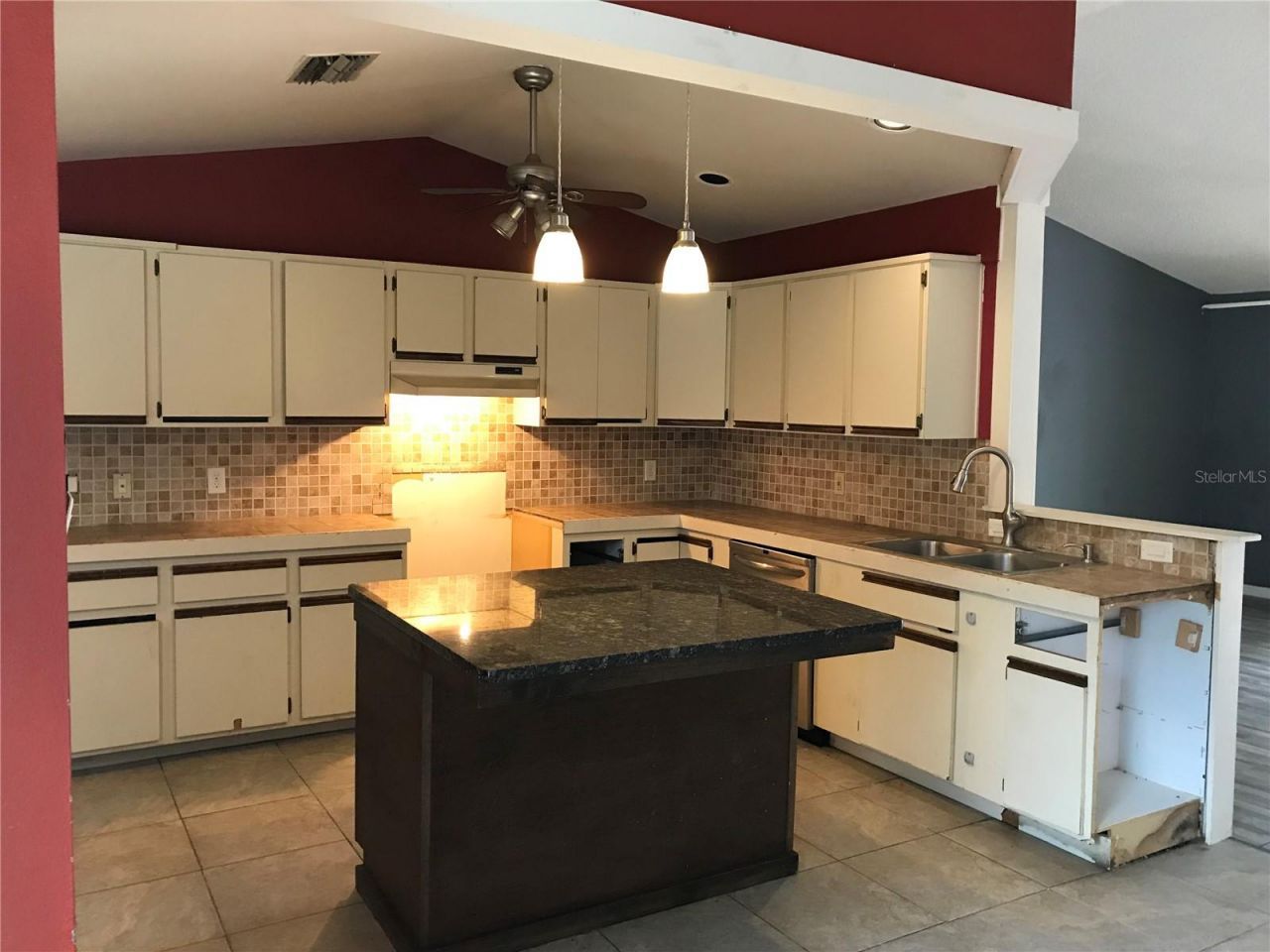 5830 W Spicey Hill Drive, Homosassa, FL 34448 Photo