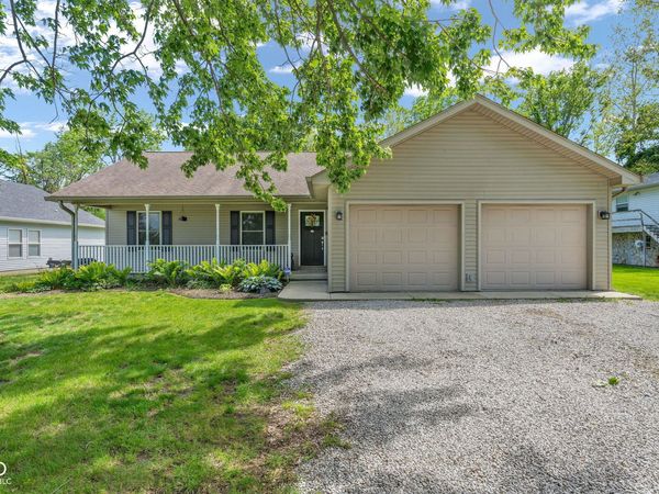 567 Mill Springs , Coatesville, IN 46121