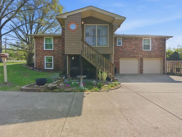 288 Indian Lake Rd , Hendersonville, TN 37075