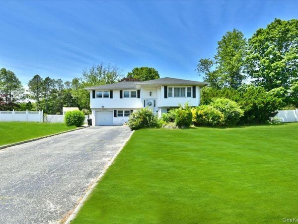 44 Peppermint Road, Commack, NY 11725