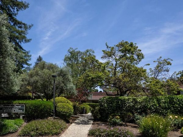 1070 Mercedes Avenue, Unit 12, Los Altos, CA 94022