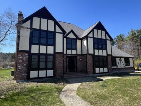 1077 North St., Walpole, MA 02081