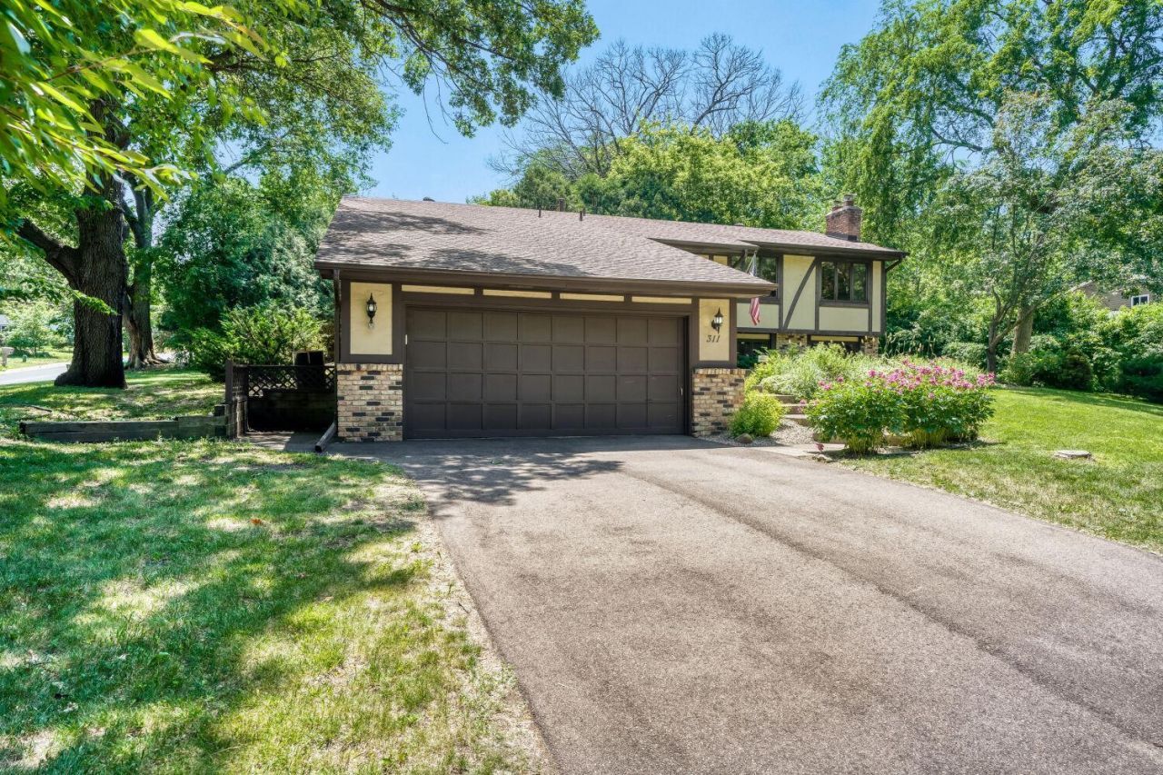 311 E 135th Street, Burnsville, MN 55337