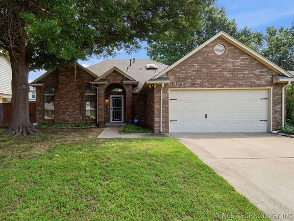 13643 S Oak Place , Glenpool, OK 74033
