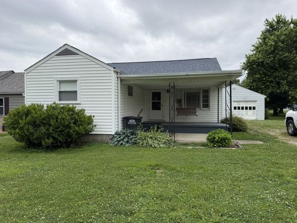 409 Wortby Street , Odin, IL 62870
