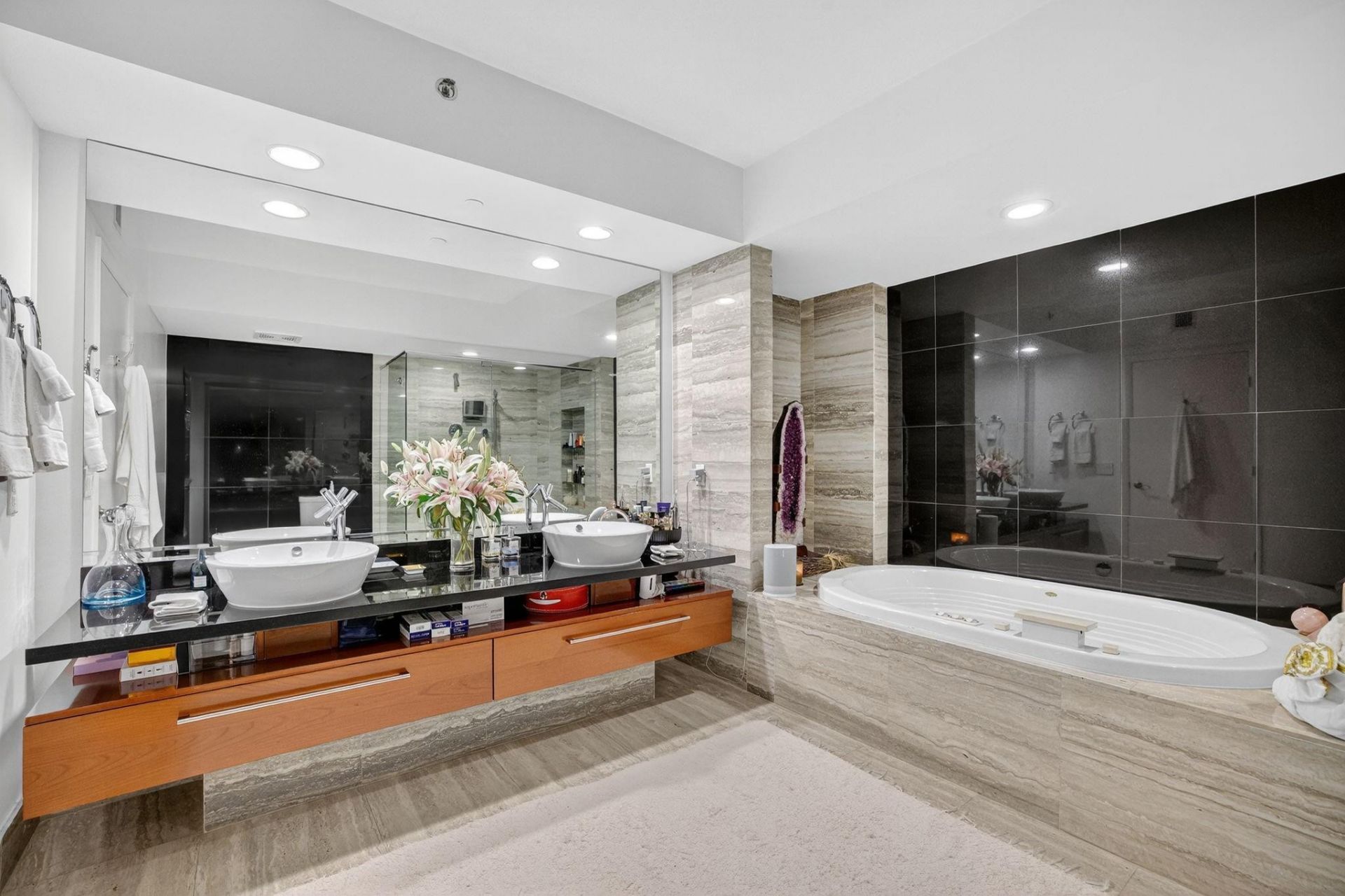 101 S Fort Lauderdale Beach Boulevard, Unit 1706, Fort Lauderdale, FL 33316 Photo