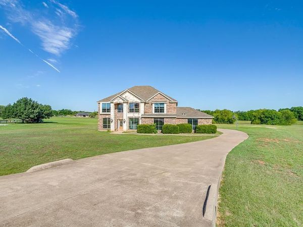 1802 Yucatan Drive, Granbury, TX 76048
