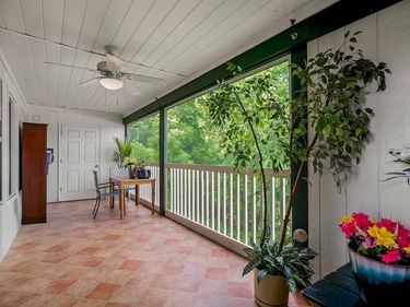 2305 NE 68th Street, Gladstone, MO 64118