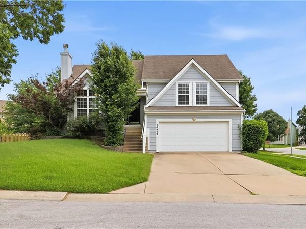 16412 W 157th Terrace, Olathe, KS 66062
