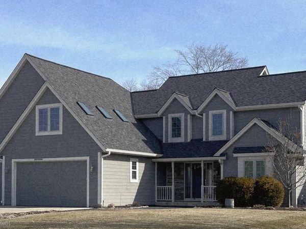 W231N7902 Martin COURT, Sussex, WI 53089