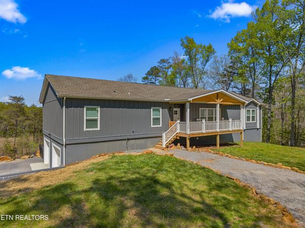 126 Deer Run Way, Dandridge, TN 37725