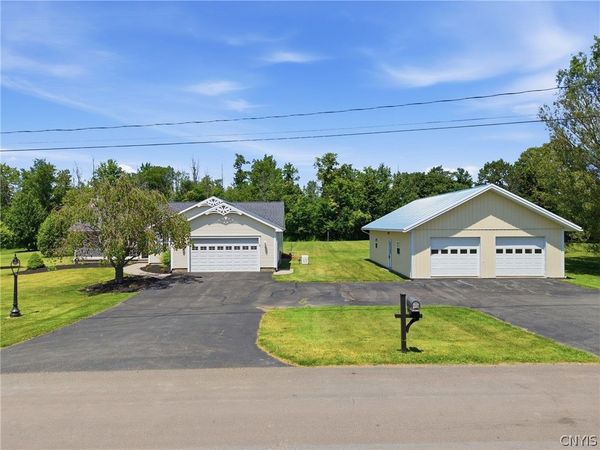 18 Regan Drive, Oswego, NY 13126