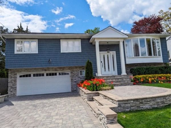 821 Cliffside Avenue , Valley Stream, NY 11581