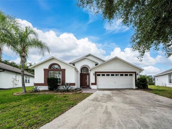 232 LAKE SHORE PARKWAY , DAVENPORT, FL 33896