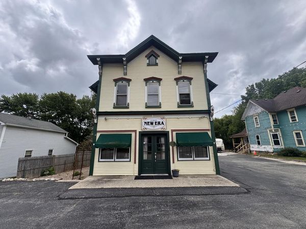 S77W25235 National AVENUE, Waukesha, WI 53189