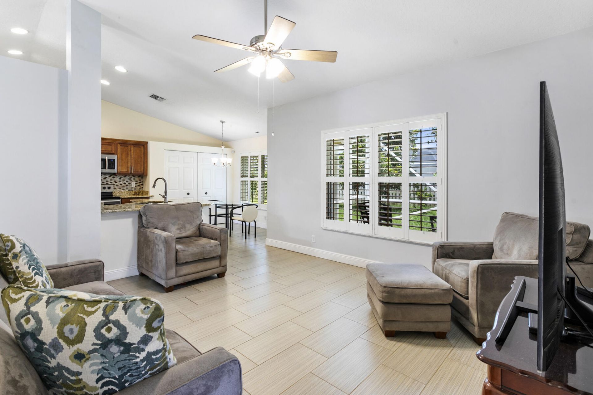 106 Venetian Lane, Royal Palm Beach, FL 33411 Photo