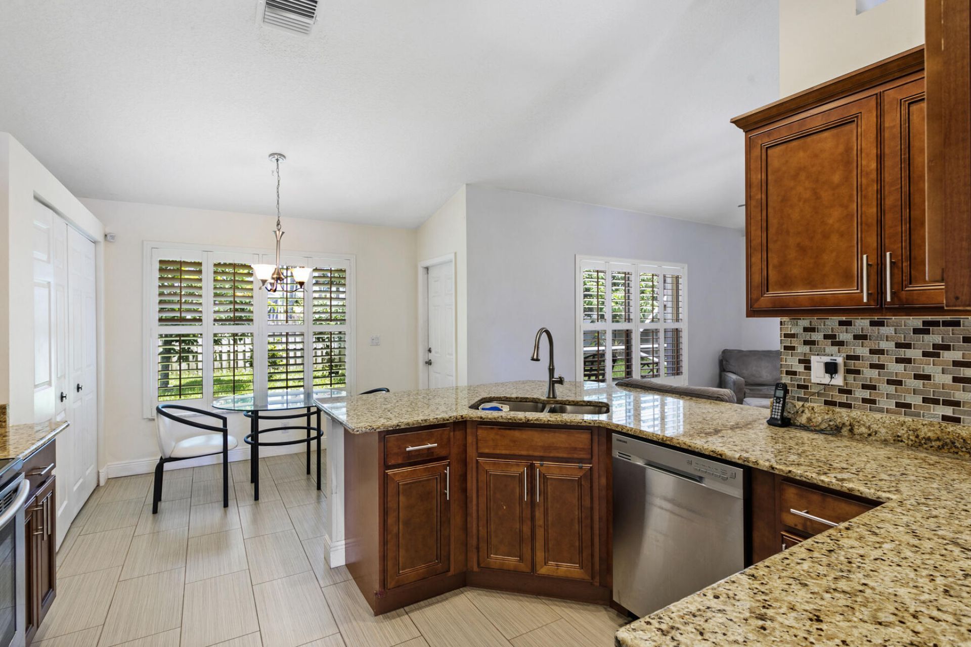 106 Venetian Lane, Royal Palm Beach, FL 33411 Photo