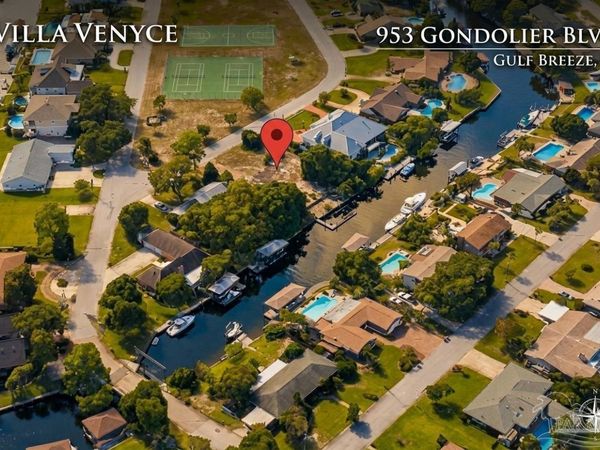 953 Gondolier Blvd, Gulf Breeze, FL 32563