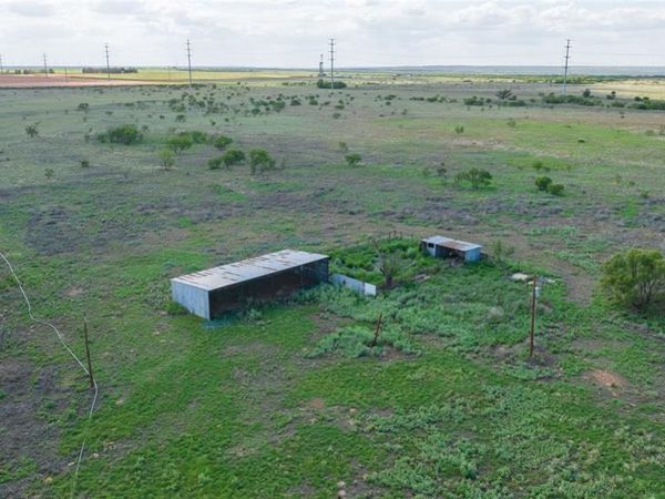 300 County Road 232 , Rotan, TX 79546
