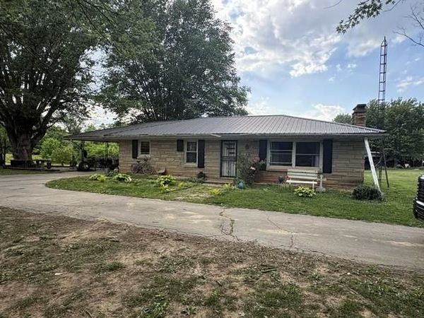 1959 Ray Houchin Road, Smiths Grove, KY 42171