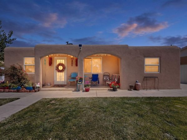 413 Arbor Place NE, Albuquerque, NM 87107