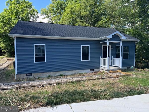 701 BOSTON STREET, MARTINSBURG, WV 25401