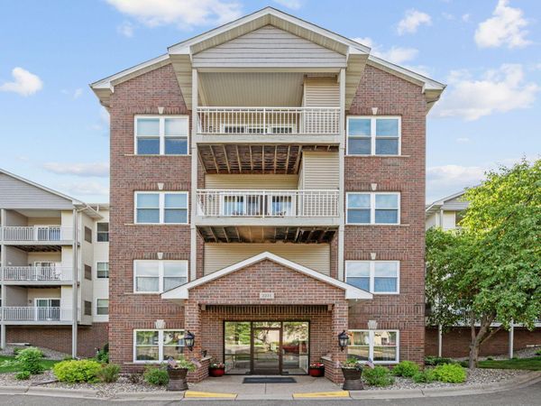 2231 Penn Place, Unit 114, North Saint Paul, MN 55109