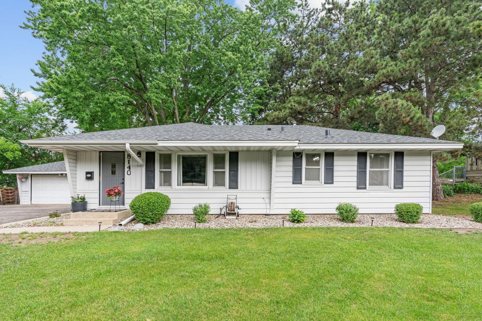 8140 Xerxes Avenue S, Bloomington, MN 55431 Main Photo