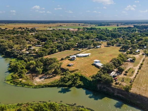 1800 Man O War DR , Del Valle, TX 78617