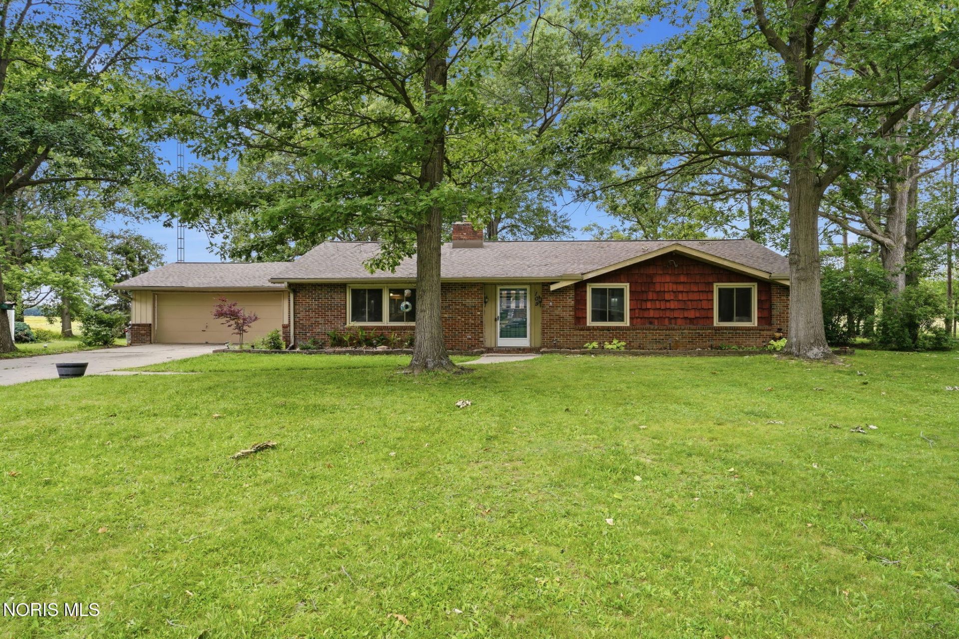 109 Oak Meadows Drive, Bryan, OH 43506 Main Photo